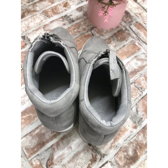 Sugar Glitz Grey Micro Hidden Wedge Sneakers, Size 7 - Picture 5 of 7